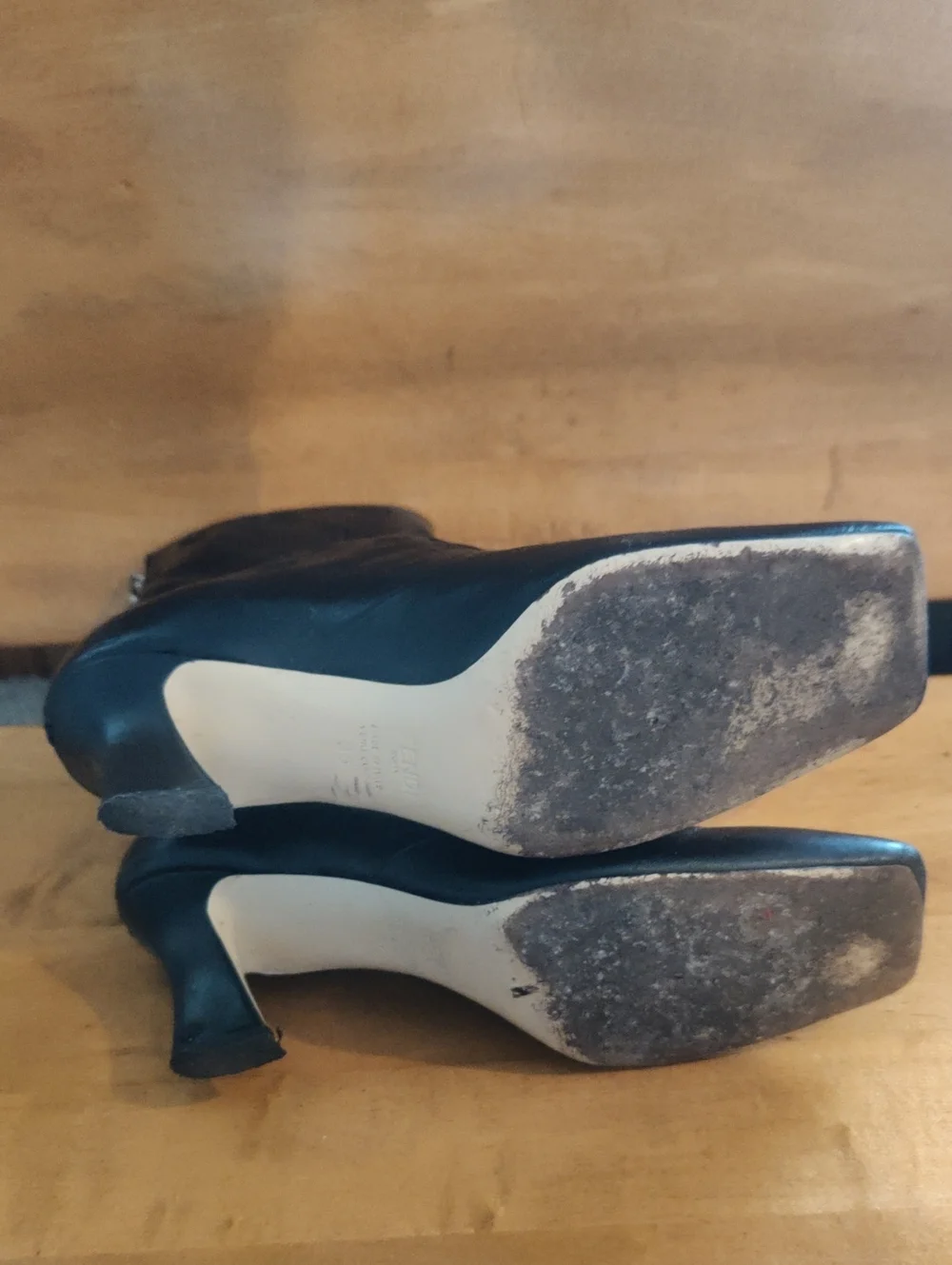 Authenticated Fendi FFreedom Vitello Karligraphy Black Booties Size 35